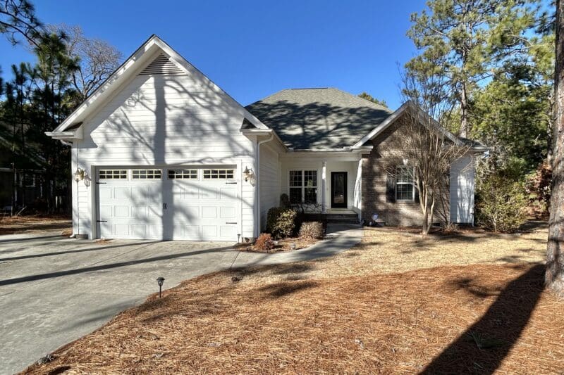 Great home in highly desirable neighborhood close to Ft. Bragg