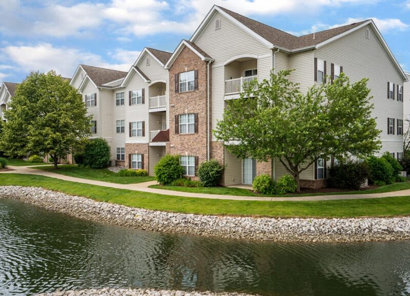 Amazing 2 Bed 2 Bath 10 Minutes from Scott AFB