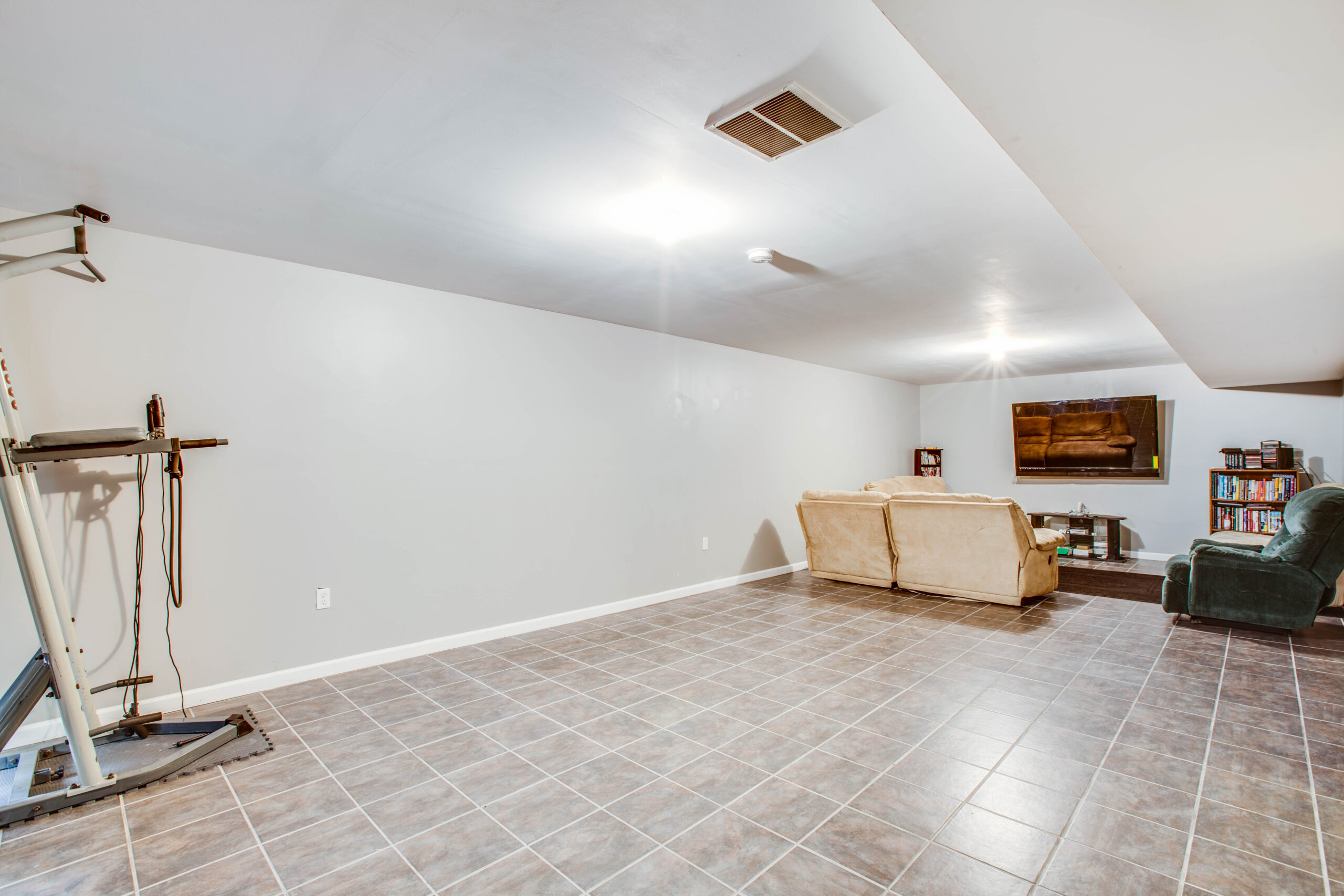 Basement bonus room Basement bonus room